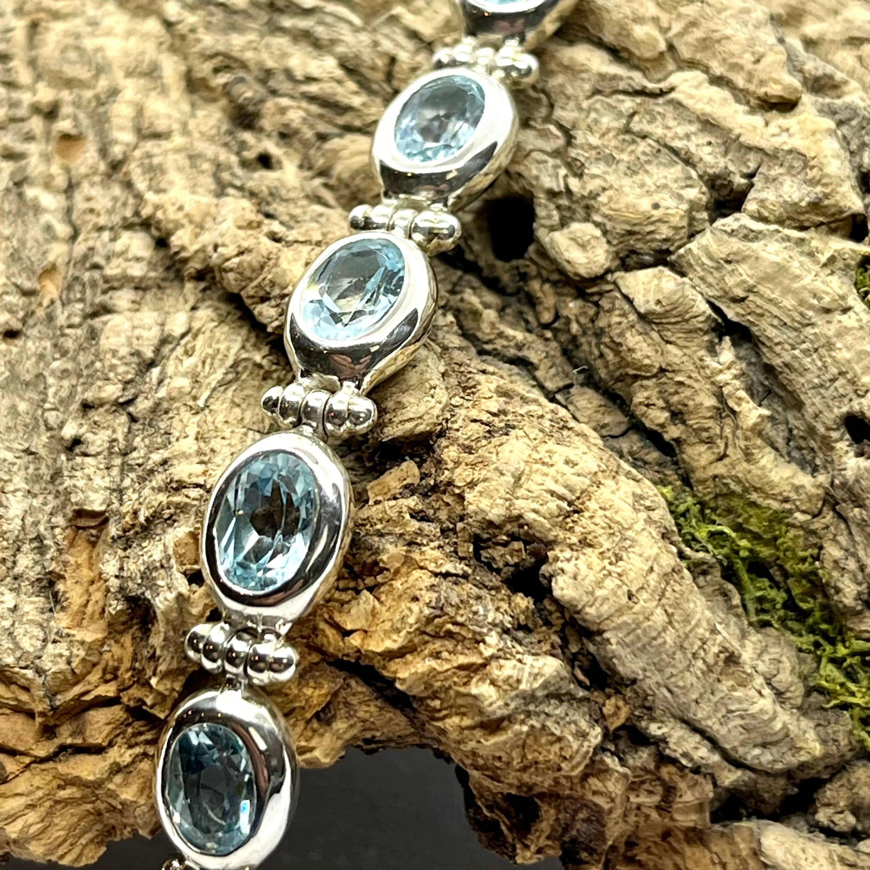 Pretty Blue Topaz Bracelet. 925 Sterling Silver